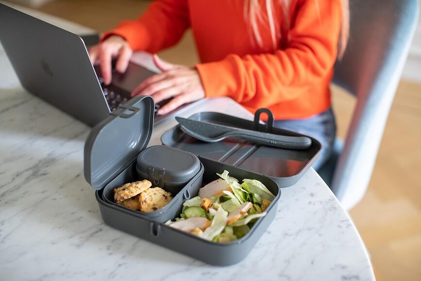 Fiambreras Orgánicas Pascal Ready, color arena, con cubiertos, Set de 4 piezas