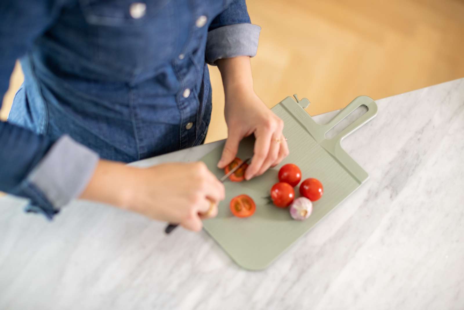 Koziol - Snap 2. 0 Cutting Board, Organic Grey