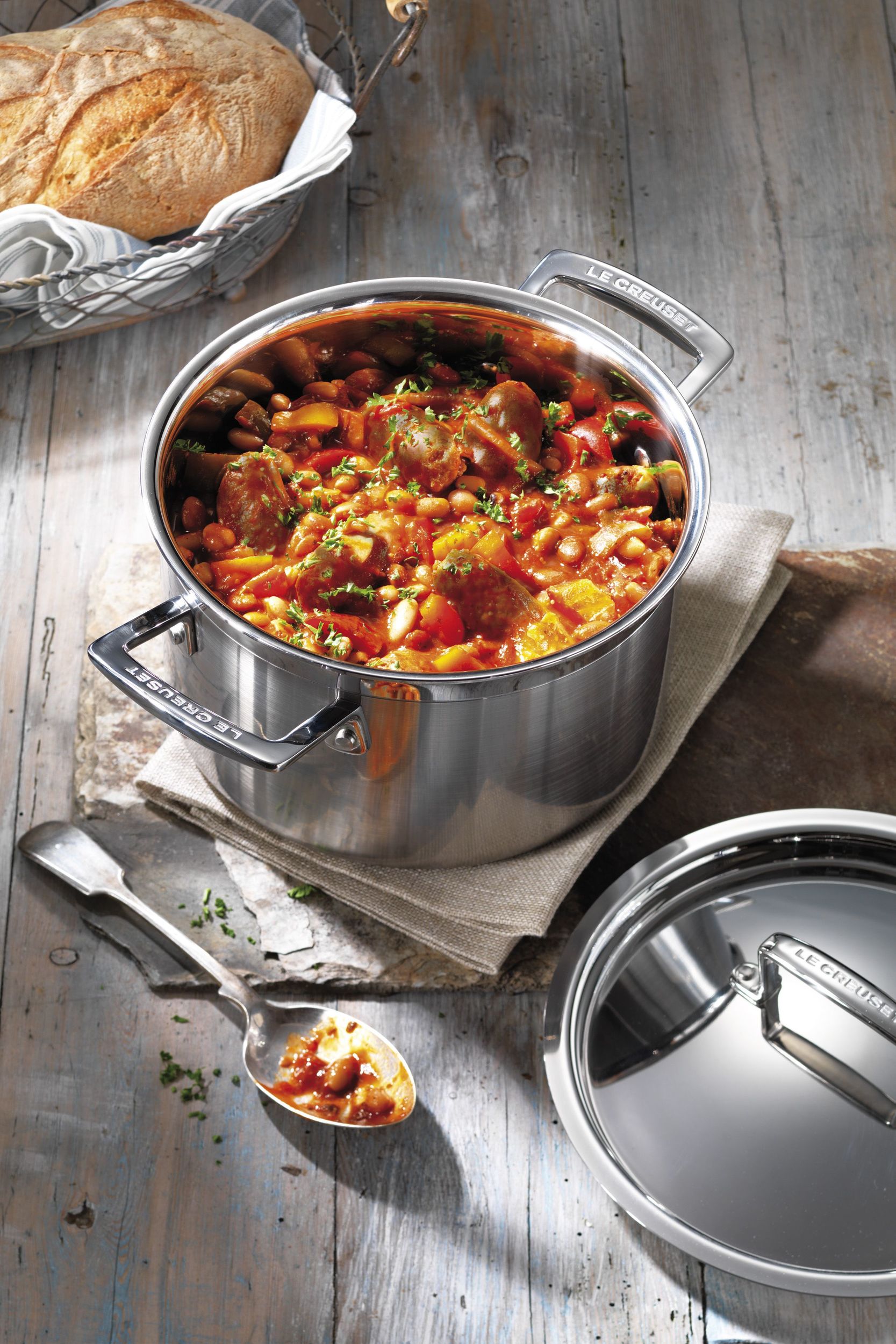 https://3fa-media.com/le-creuset/le-creuset-3-ply-cooking-pot__126663_006506c-s2500x2500.jpg