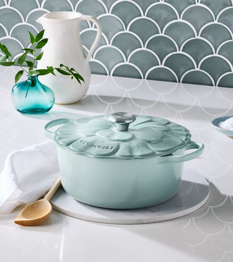 Cocotte Signature Petal 26 cm, blanche