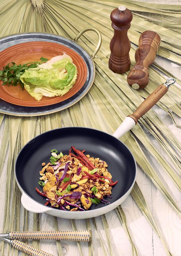 Le Creuset Krožnik za glavno jed, 27 cm, sončno rumen