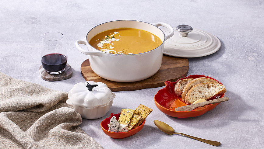 Le Creuset Mini pekač v obliki buče, 300 ml, bež