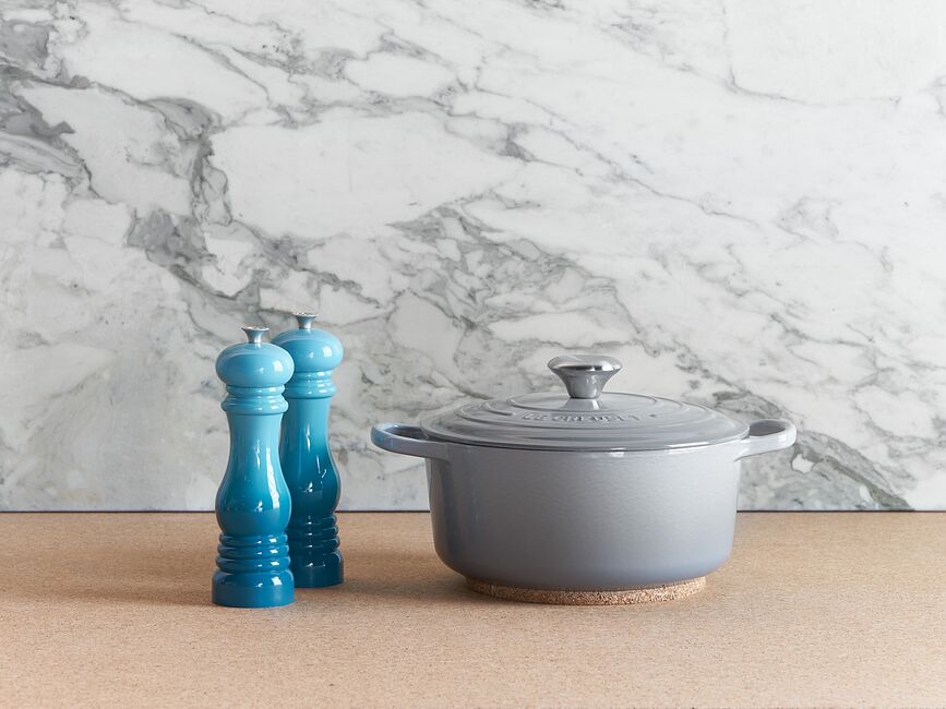 Le Creuset Mlinac za sol 21 cm bež