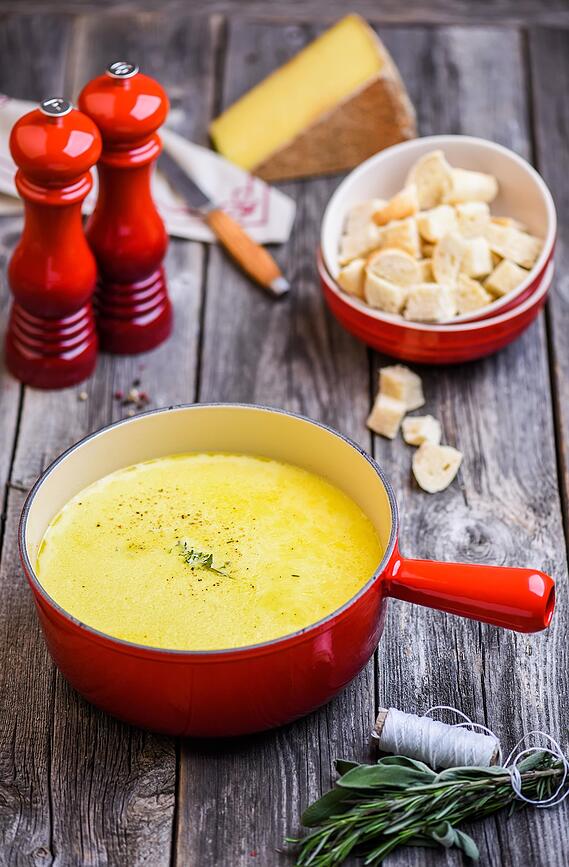 Le Creuset Mlinček za sol, 21 cm, bež