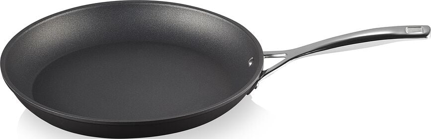 Le Creuset Pann 30 cm mittenakkuva alumiiniumiga