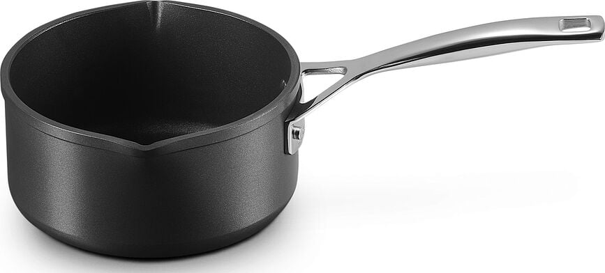 Le Creuset Piimakastrul 16 cm mittenakkuva alumiiniumiga