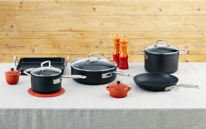 Le Creuset Podstavek za vroče posode, 20 cm, črn