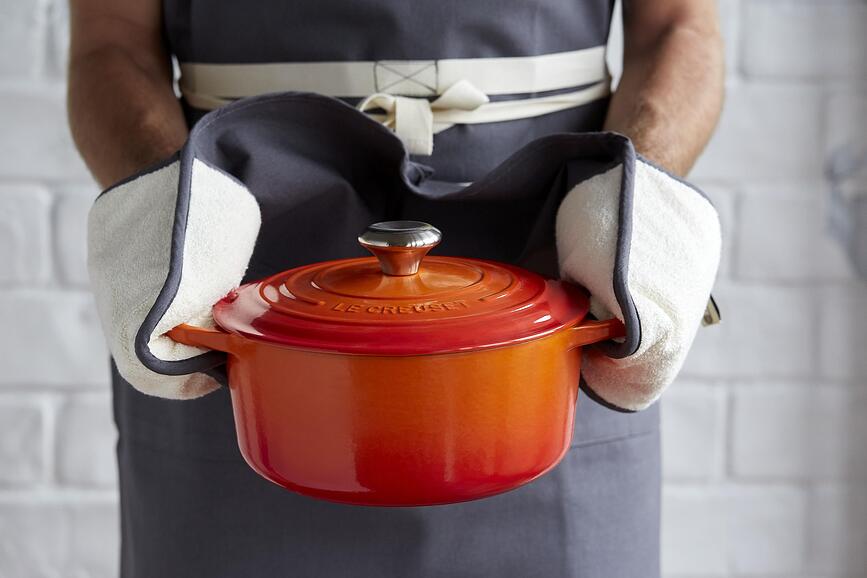 Le Creuset Pregača kuhinjska crna