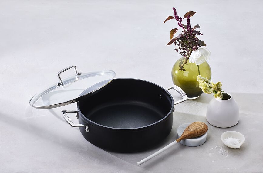 Le Creuset Sauteuse gryde 30 cm, non-stick aluminium med håndtag