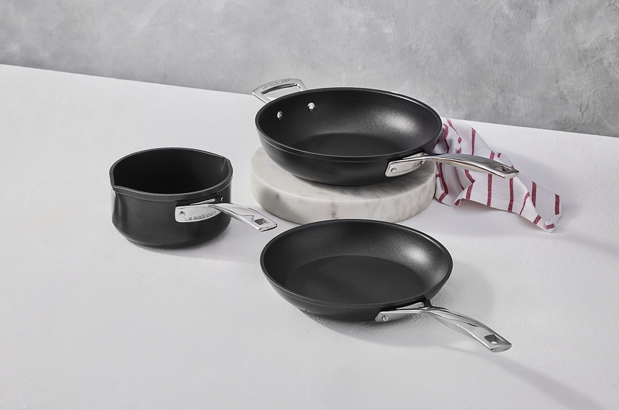 Le Creuset Set ponev s kozico, aluminij, proti prijemanju, 3-delni