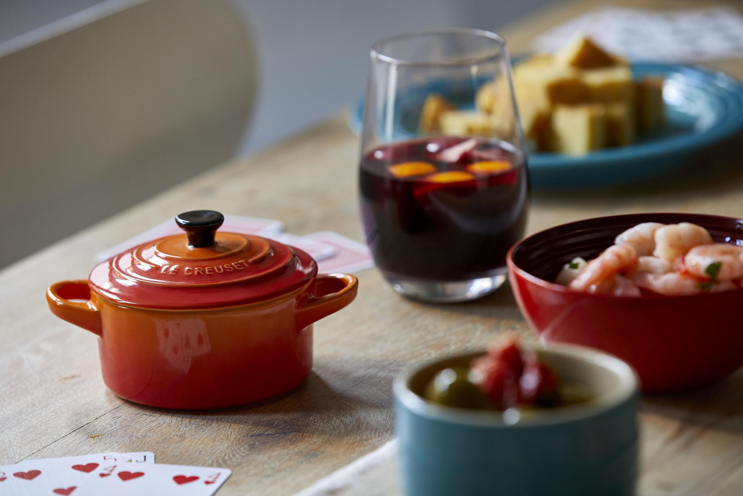 https://3fa-media.com/le-creuset/le-creuset-le-creuset-snack-bowl-12-cm__127136_2622d88-s2500x2500.jpg