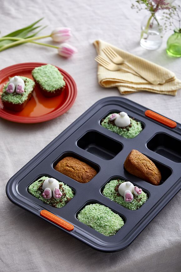 Molde antiadherente Le Creuset, para 8 mini bizcochos
