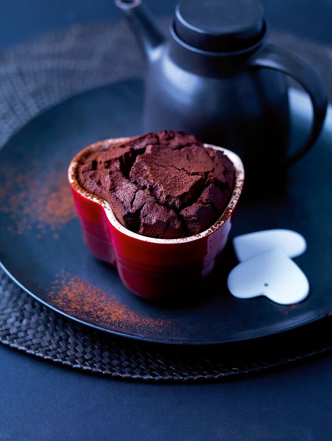 Molde Le Creuset en forma de corazón, rojo cereza