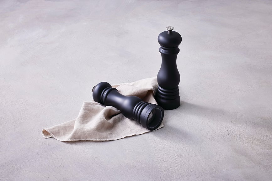 Molinillos de Sal y Pimienta Le Creuset, 21 cm, negro y blanco, Pack de 2 unidades