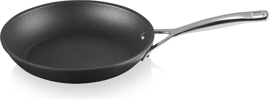 Пательня Le Creuset мілка, алюмінієва, з антипригарним покриттям