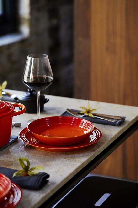 Plato hondo Le Creuset 22 cm, cereza