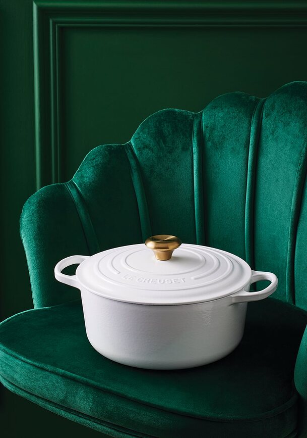 Cocotte ovalada Signature, 29 cm, blanca, con pomo plateado para la tapa