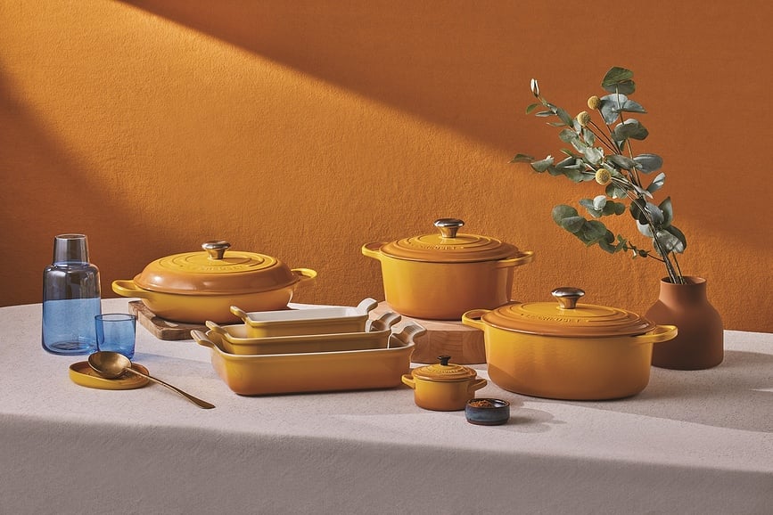 Signature Cocotte ovale, 29 cm, blanche, avec poignée de couvercle argentée