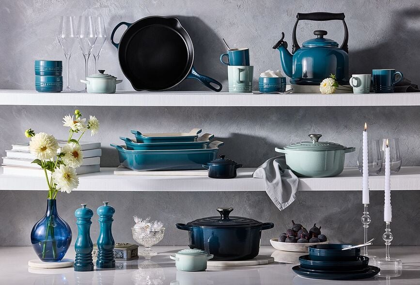 Signature Cocotte ovale, 29 cm, blanche, avec poignée de couvercle argentée