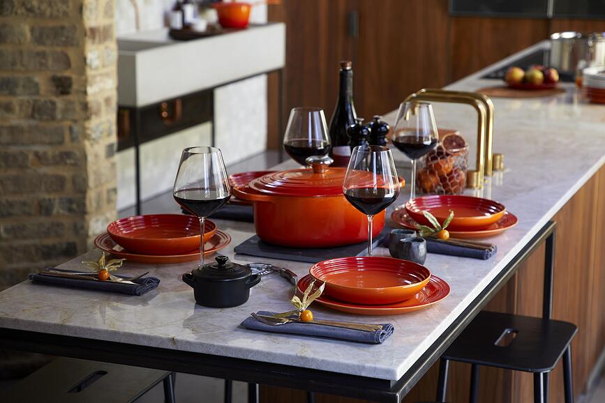 Signature Pekač, ovalen, 31 cm, burgundski