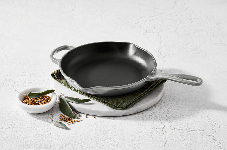 Signature Tava za prženje i posluživanje 26 cm svijetlosiva