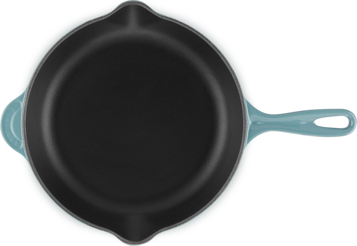 https://3fa-media.com/le-creuset/le-creuset-tradition-collection-frying-and-serving-pan-26-cm-ocean__157909_bf2cbc9-s2500x2500.jpg