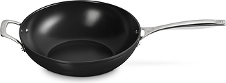 Wok Le Creuset ar keramikas pārklājumu ar rokturiem 30 cm