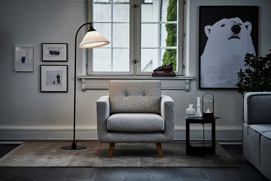 Lampa podłogowa Le Klint 368 142 cm czarna z papierowym kloszem