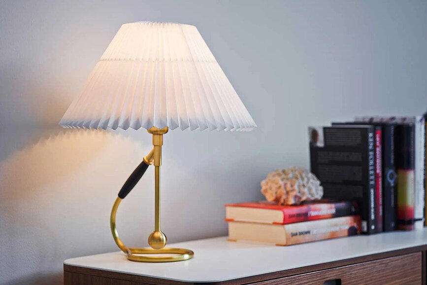 Lampa stołowa i ścienna Le Klint 306 41 cm z papierowym kloszem