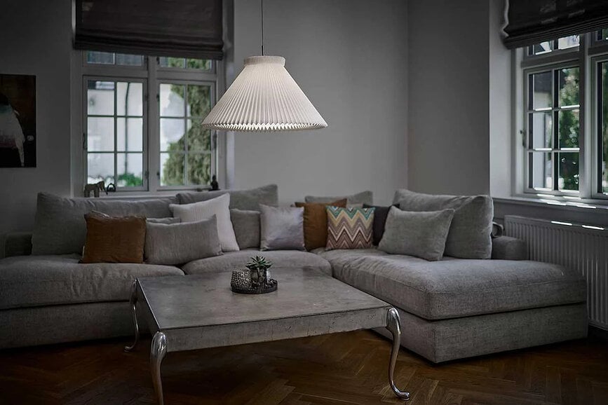 Lampa wisząca Colour Pleats 30 cm brązowa z papierowym kloszem