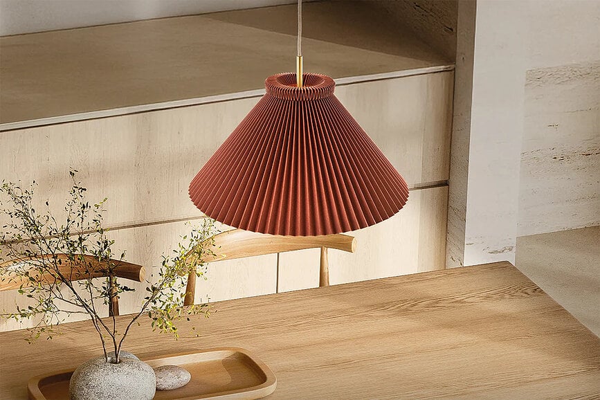Lampa wisząca Colour Pleats 30 cm brązowa z papierowym kloszem