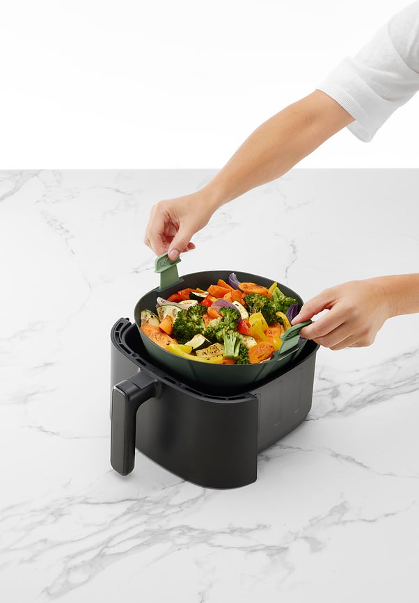 Cesta para freidora de aire Lekue, 22 cm, gris verdoso