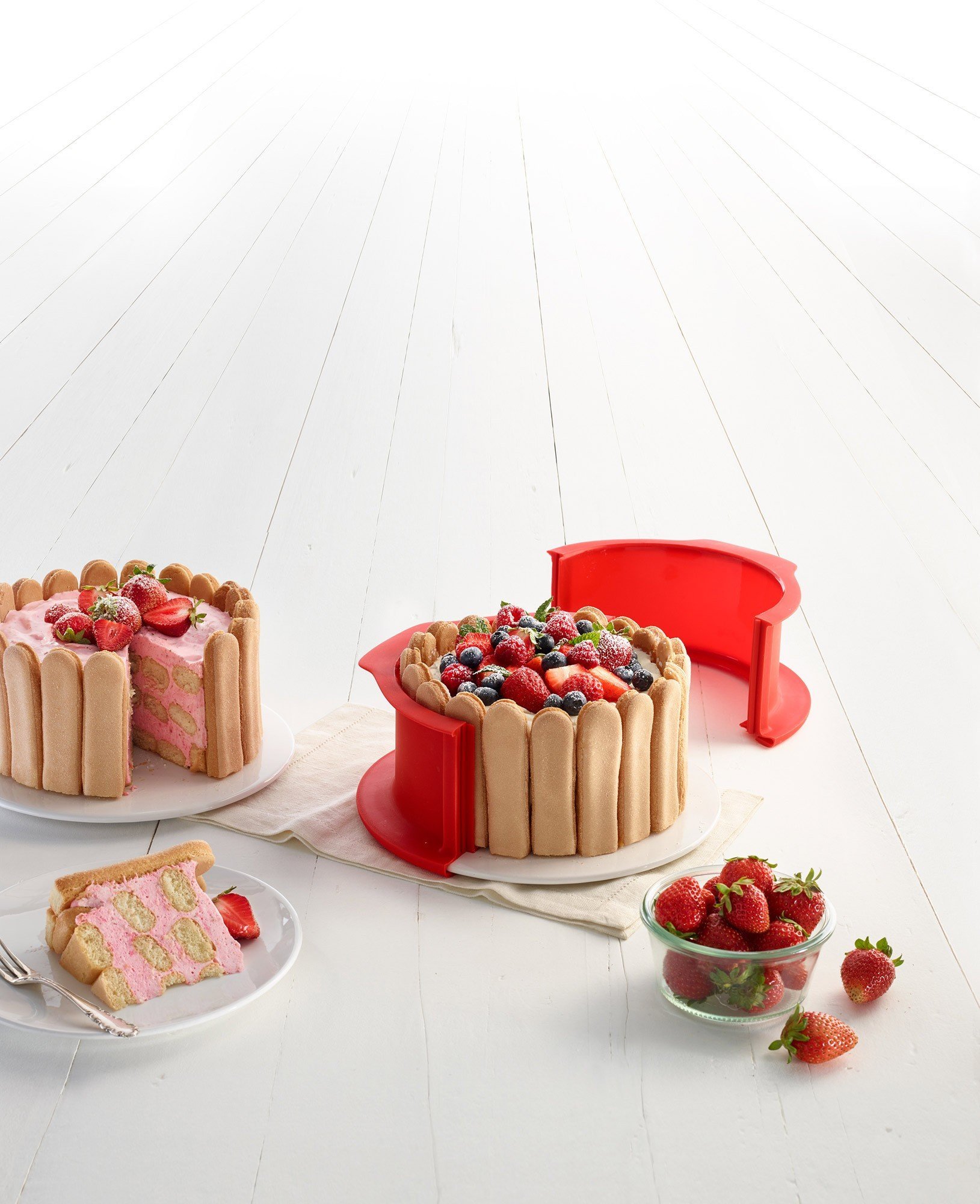 https://3fa-media.com/lekue/lekue-duo-cake-pan-with-ceramic-base-for-charlotte-cakes__2412238R01M017-3-s2500x2500.jpg
