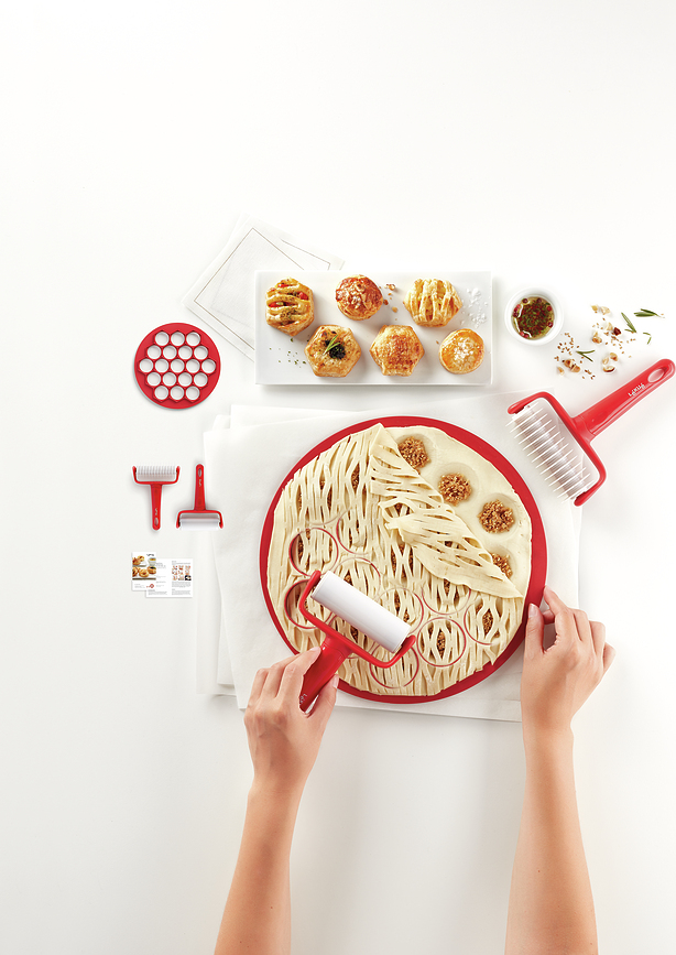 Lekue Model za piškote, rdeč, z 2 valjčki