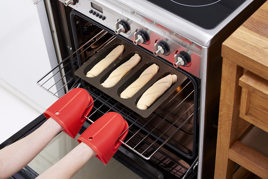 Recipiente para Hornear Pan Lekue, con molde para mini baguettes y espátula, Set de 3 piezas