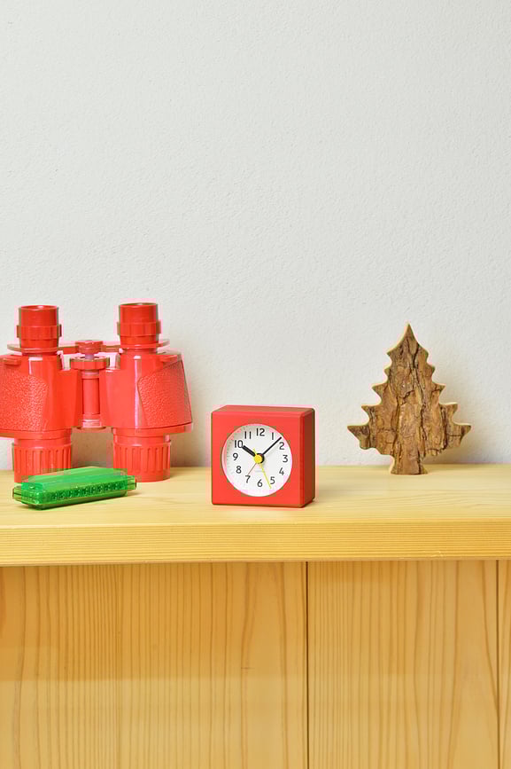 Farbe Budilica crvena