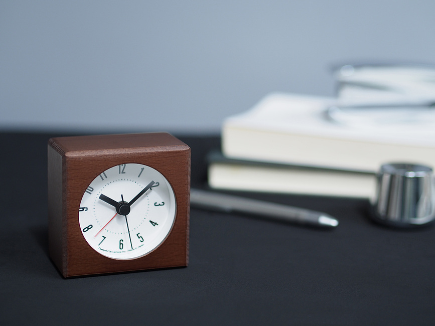 Meteor Ξυπνητήρι, σε όψη ανοιχτόχρωμου ξύλου