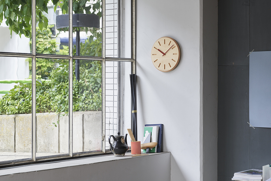 Paper Wood Line Horloge murale, 29 cm, avec aiguilles orange