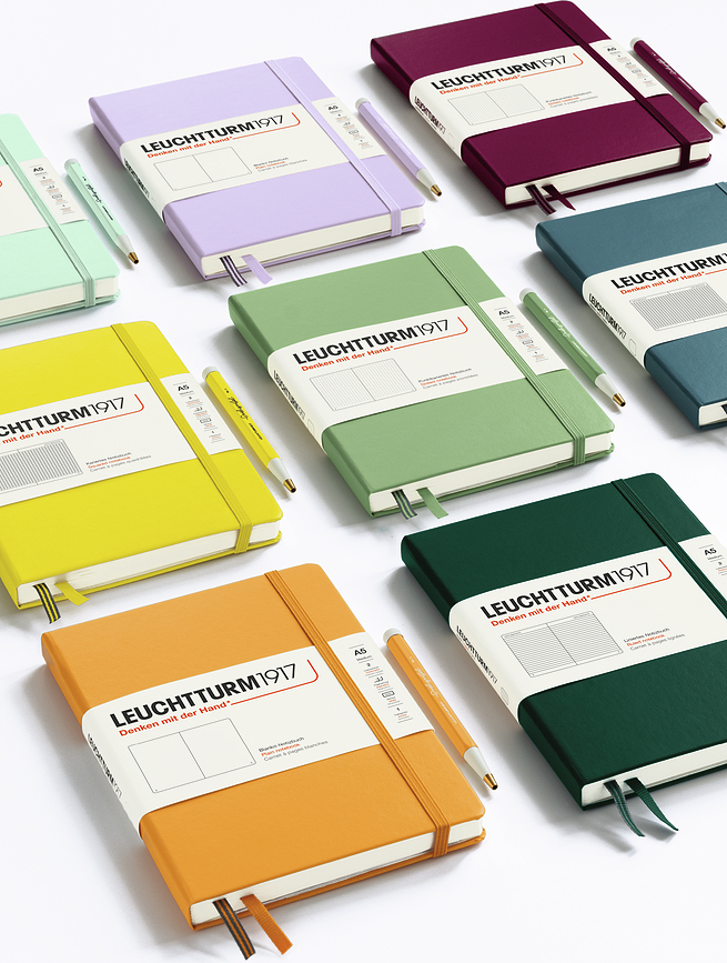 Cuaderno liso de tapa dura Leuchtturm 1917, A5, 251 páginas, 80 g/m², rojo