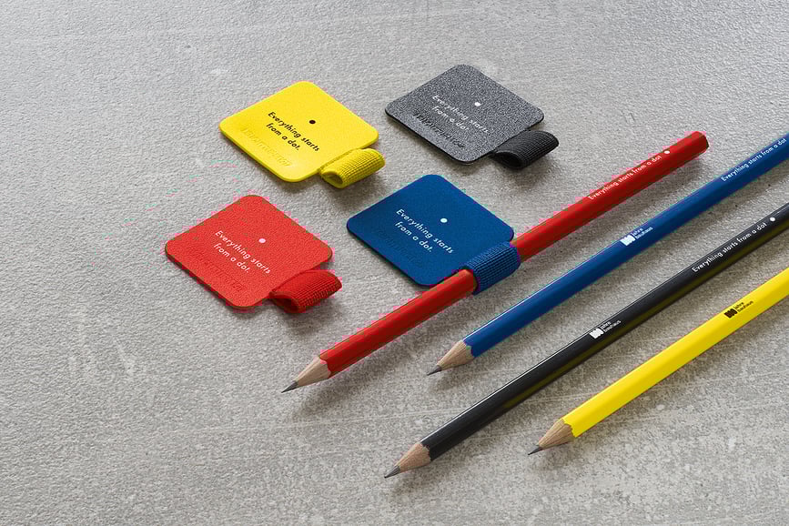 Leuchtturm 1917 Držač samoljepljivi za olovku Bauhaus crni