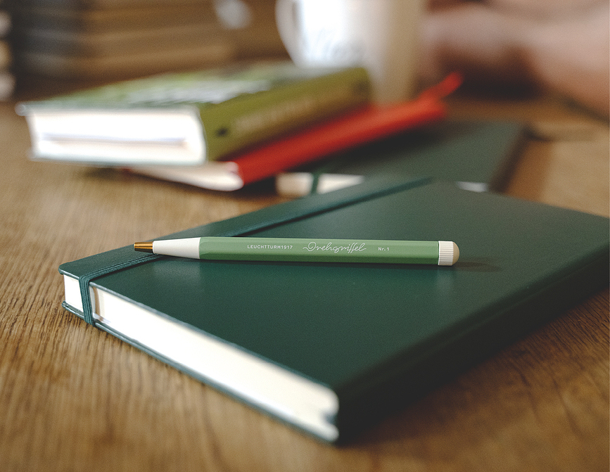 Leuchtturm 1917 Bilježnica A5 tvrdi uvez na crte 251 stranica 80 g/m² crna