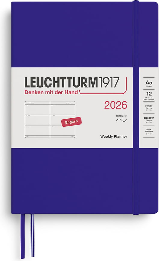 Leuchtturm 1917 Tjedni Planer meki uvez 2026 EN A5 tamnoplavi