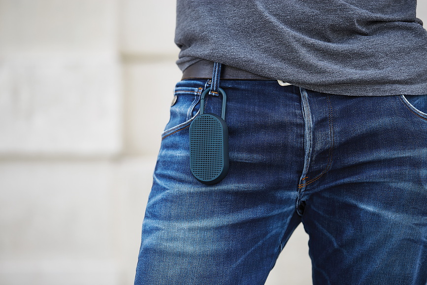 Altavoz resistente al agua Mino T, amarillo, con gancho y base