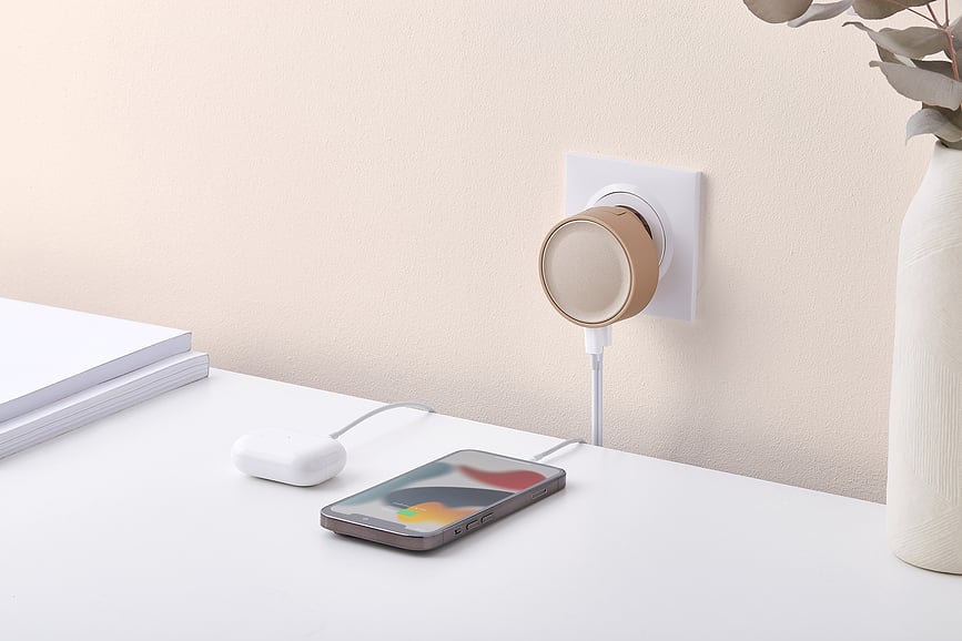 Cargador de baterías Poweron, blanco