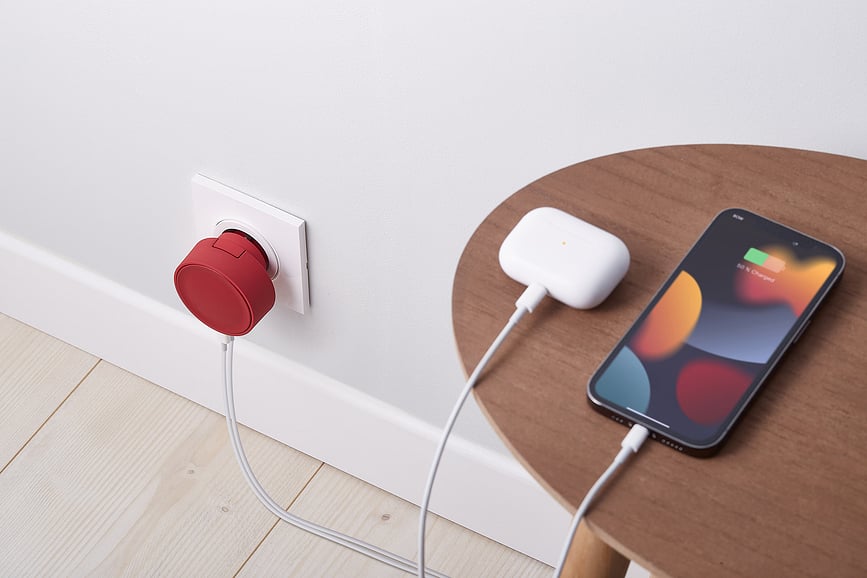 Cargador de baterías Poweron, blanco