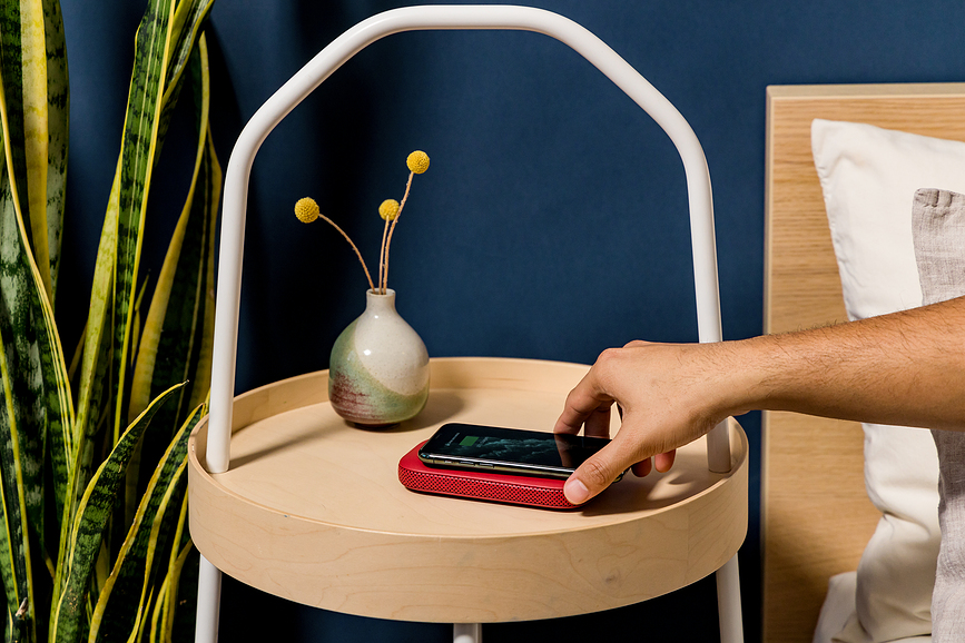 Cargador Inalámbrico con Altavoz de cuero Powersound, negro