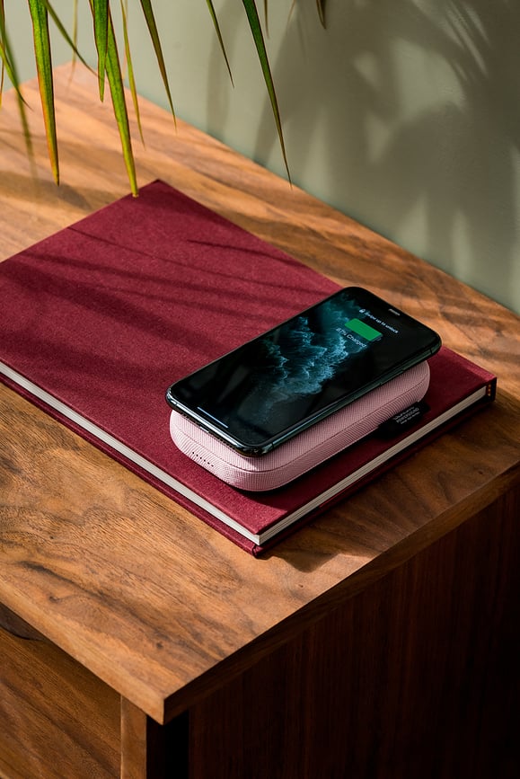 Cargador Inalámbrico con altavoz Powersound, azul marino