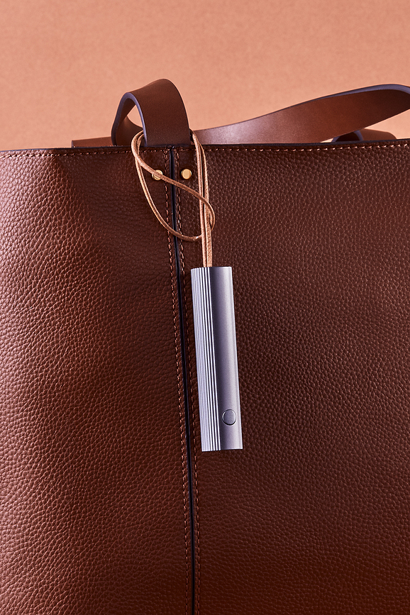 Fine Porte-clés avec lampe de poche, rouge