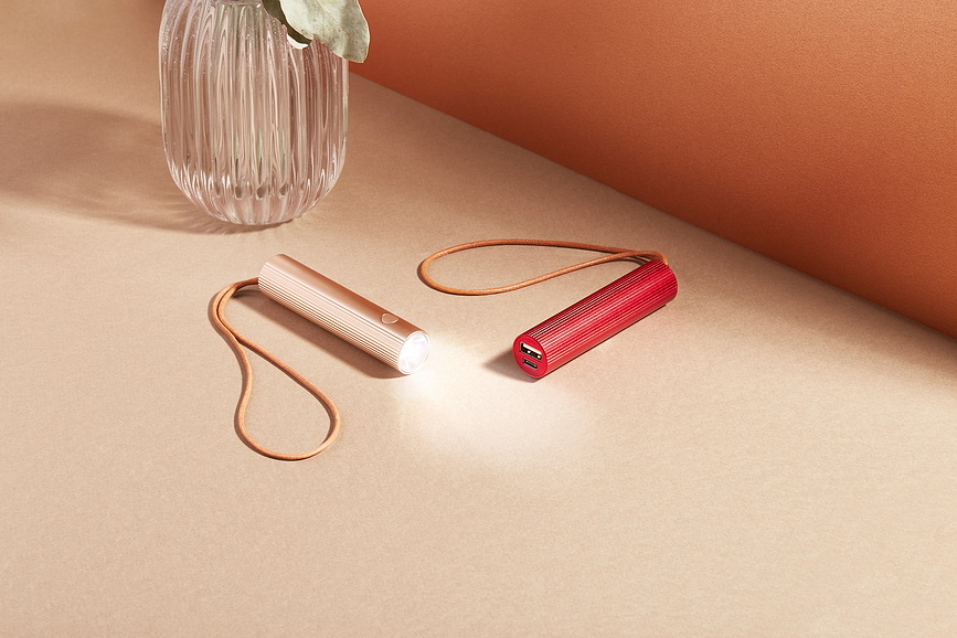 Fine Porte-clés avec lampe de poche, rouge