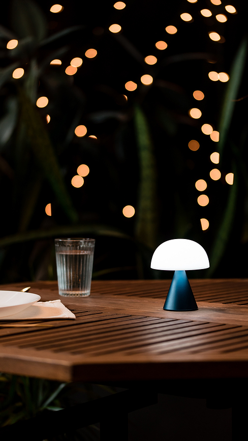 Mina M Lampa LED tamnozelena